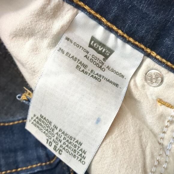 Levi's Women's Perfectly Slimming 512 Bootcut Dark Wash Jeans Size 8 Short - Picture 6 of 6